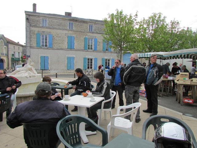 2 - pause café à Aigre (8)