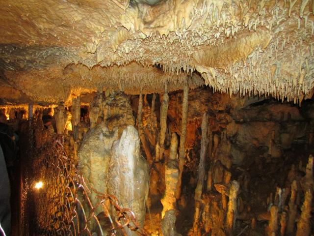 4 - visite des grottes du Queroy (16)