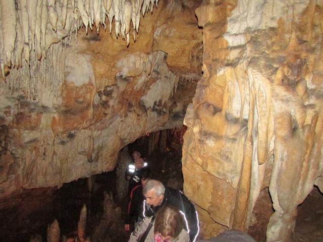 4 - visite des grottes du Queroy (9)